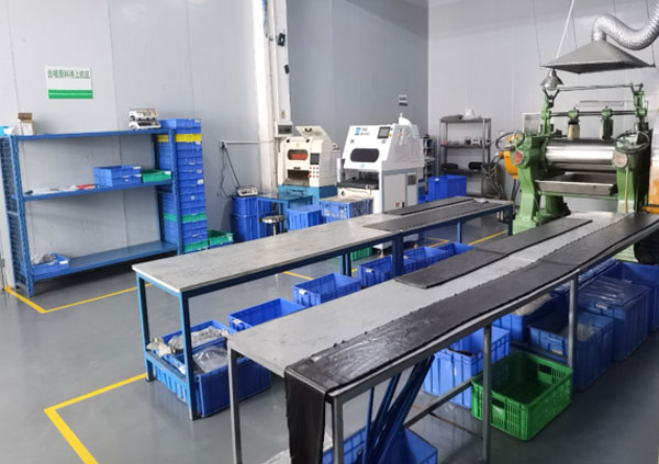 橡膠開(kāi)煉車間